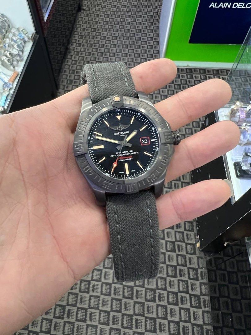 Breitling avenger on sale blackbird v17311