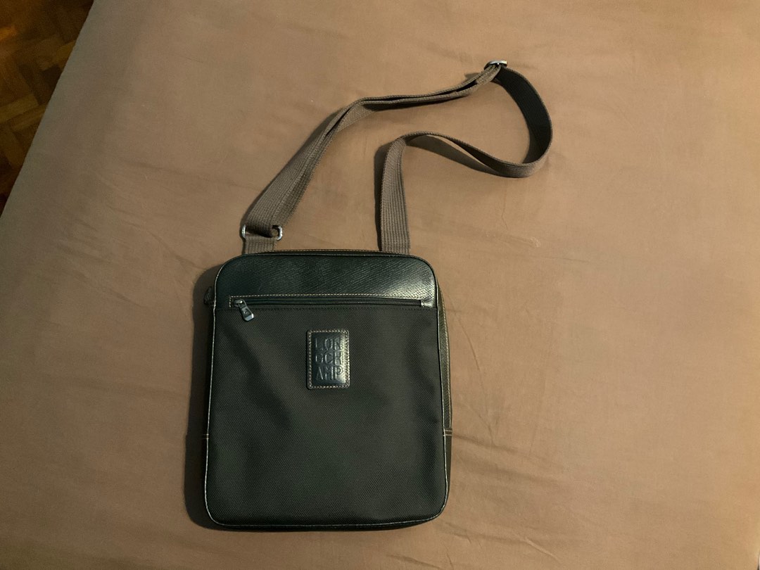 Like New Longchamp Boxford Men Canvas Leather Crossbody Messenger Sling Bag BLACK, Men's Fashion