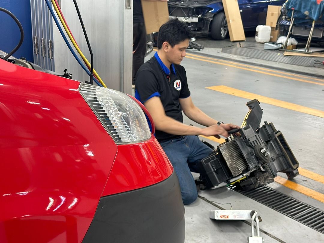 Car Aircon Gas Leak Repair / Evaporator Cooling Coil Replacement