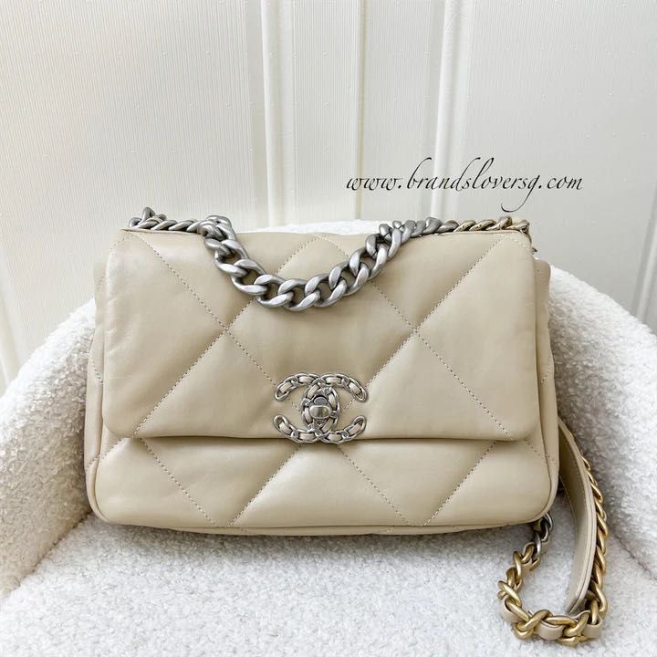 CHANEL 22C Beige 19 Flap Bag Small Medium Quilt Leather Gold
