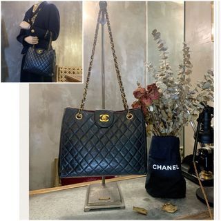 Chanel Vintage Lambskin Black Gold Diamond Quilted With 24k Gold-Plate CC Turn Lock Shoulder Bag with Double Chain 香奈兒羊皮雙縫絎黑金雙鏈側孭袋