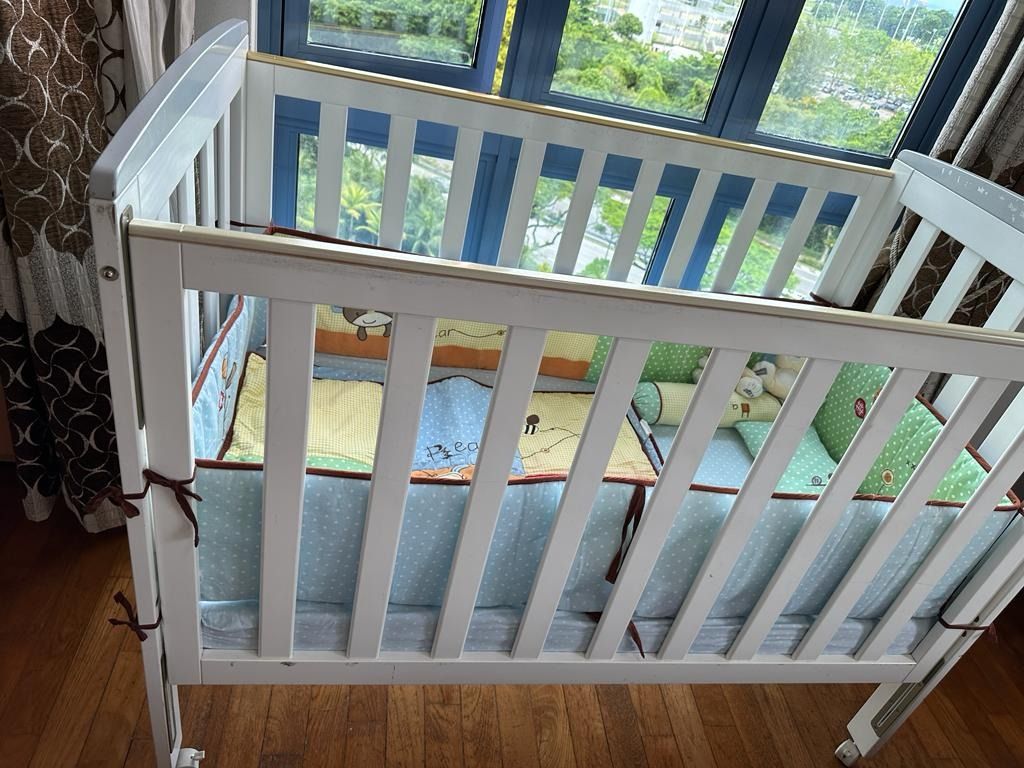Sussex baby cot top