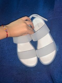 CLN ZAya flat sandals