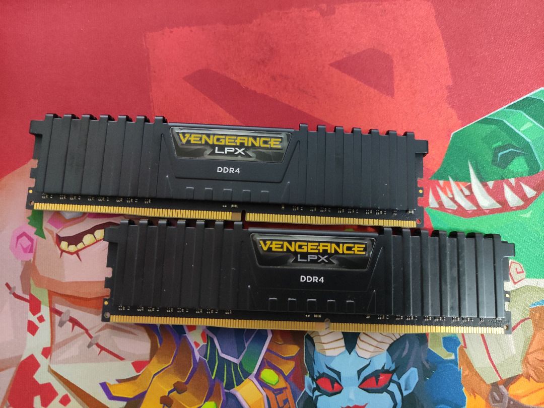 CORSAIR CMK16GX4M2B3000C15 Vengeance LPX 16GB 2x8GB DDR4 DRAM