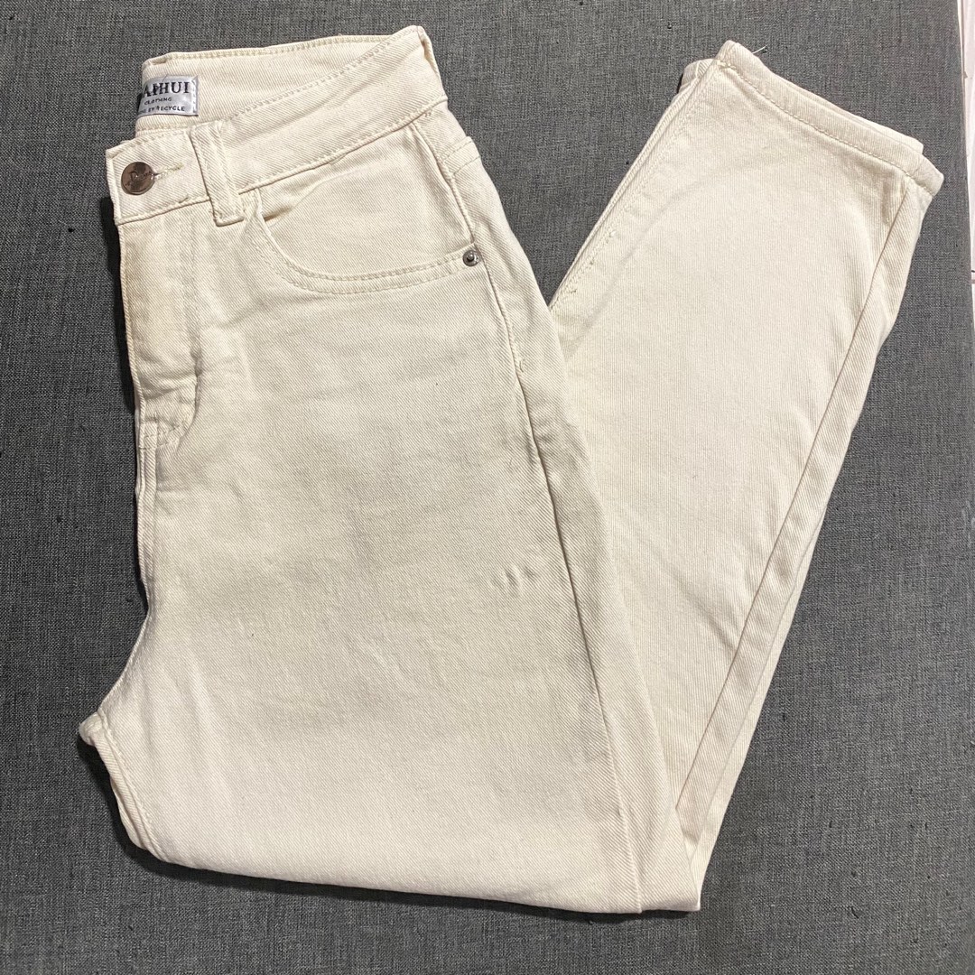 cream mom jeans, Women's Fashion, Bottoms, Jeans on Carousell