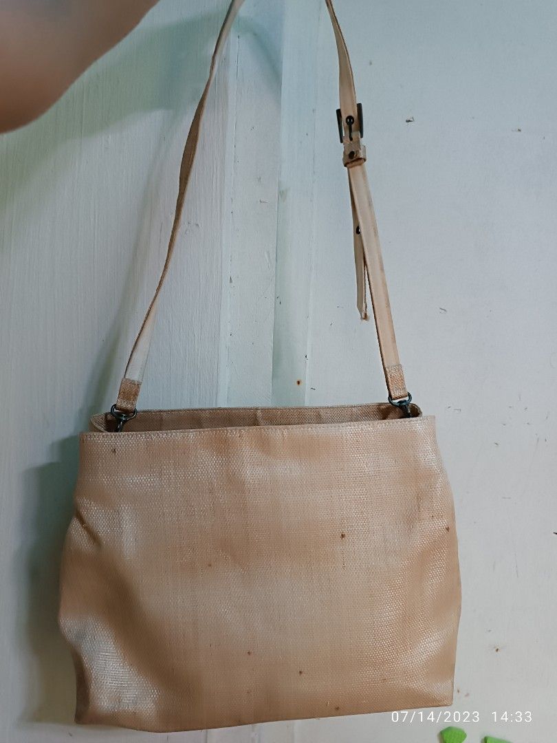 Cream shoulder bag on Carousell