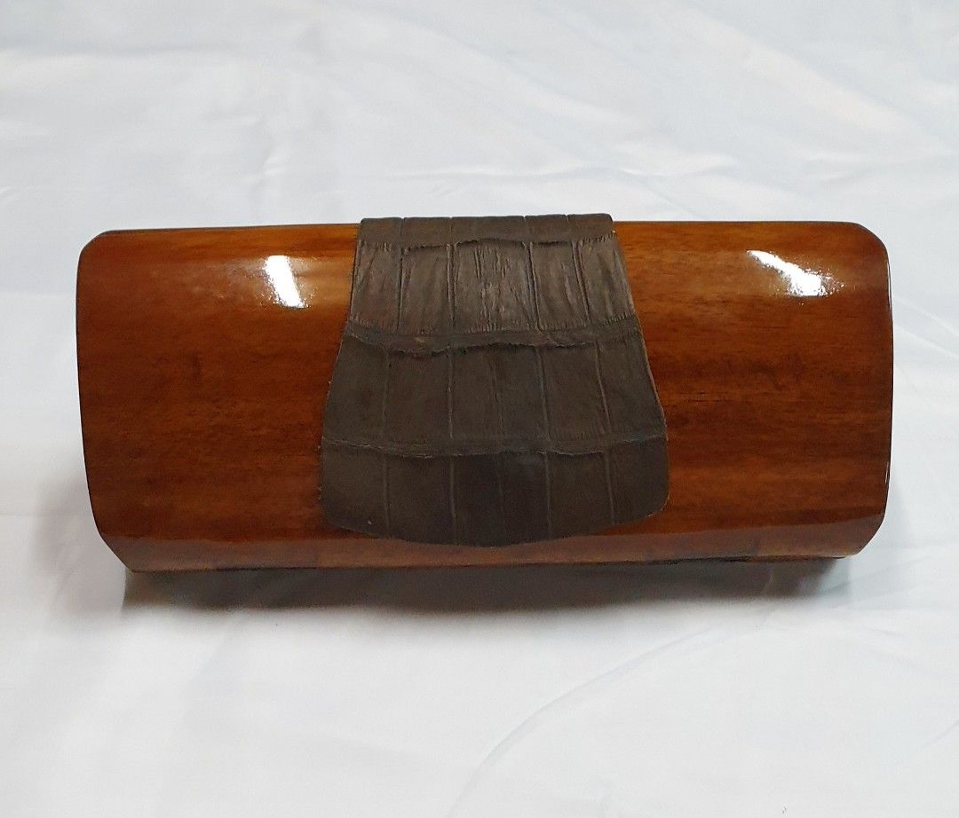 Crocodile wood clutch 1 (Category: Luxury Bags & Wallets) located in Quezon City. Submitted by ilovenystuff (Listing ID 1243023149, Image 1). Description: crocodile wood clutch with gold chain.