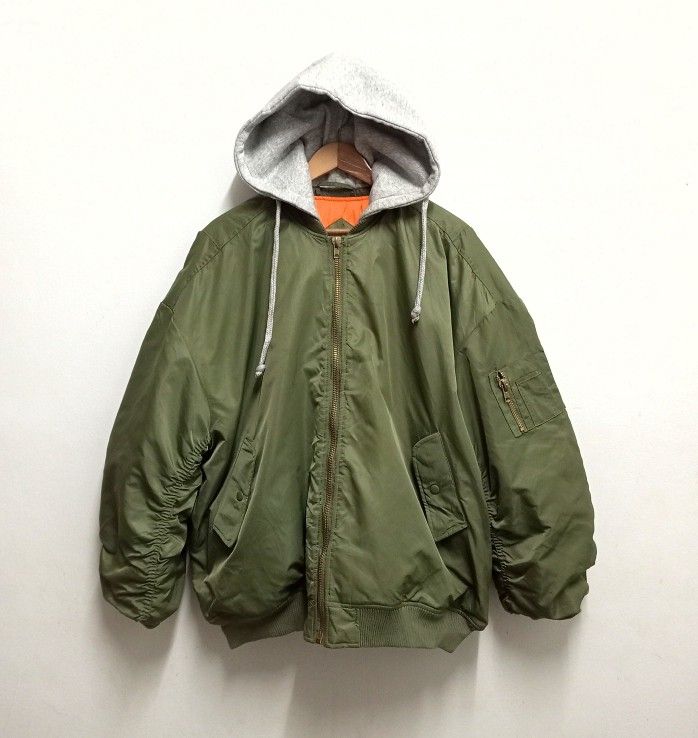 Oversized bomber jacket with hood shop