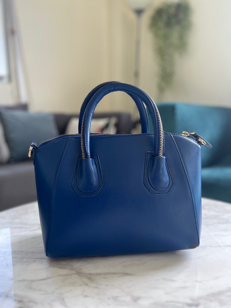 Electric blue handbag Tote Bags Carousell