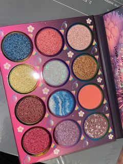Eyeshadow palette