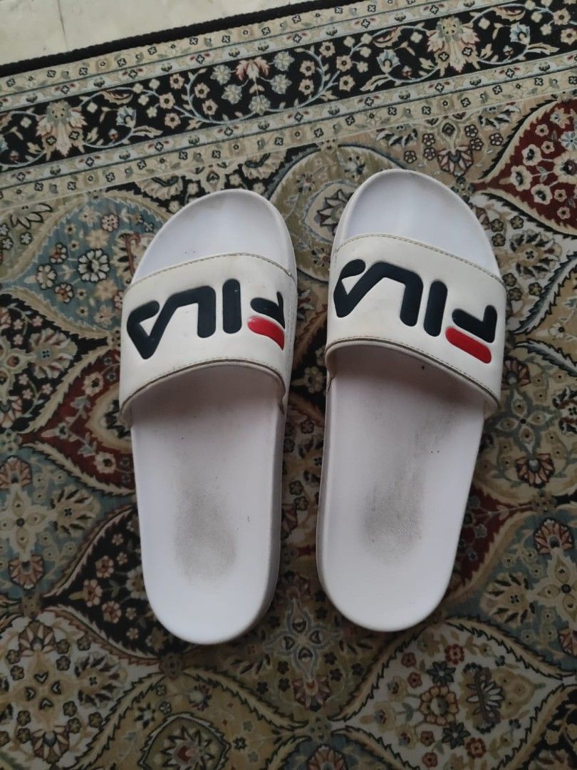 White fila flip flops hotsell
