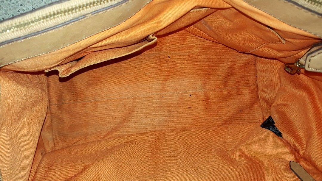 Vintage Fossil tan leather bags, Women's Fashion, Bags & Wallets, Shoulder Bags on Carousell