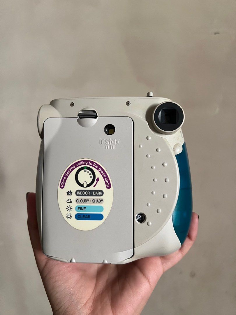 Fujifilm Instax Mini 7s (Category: Cameras) located in Cagayan de Oro. Submitted by mariaxolivia (Listing ID 1242933890, Image 3). Description: Instax Mini 7s -Still in good working condition, flash still working -Inclusions: camera + 4 batteries *Can’t find the box 😅 *RFS: Not using this anymore, nakatambak na lang sayang naman. I also have a mini link already MOP: Gcash/Maya/BPI bank transfer Shipping via J&T only (will put this inside a plast