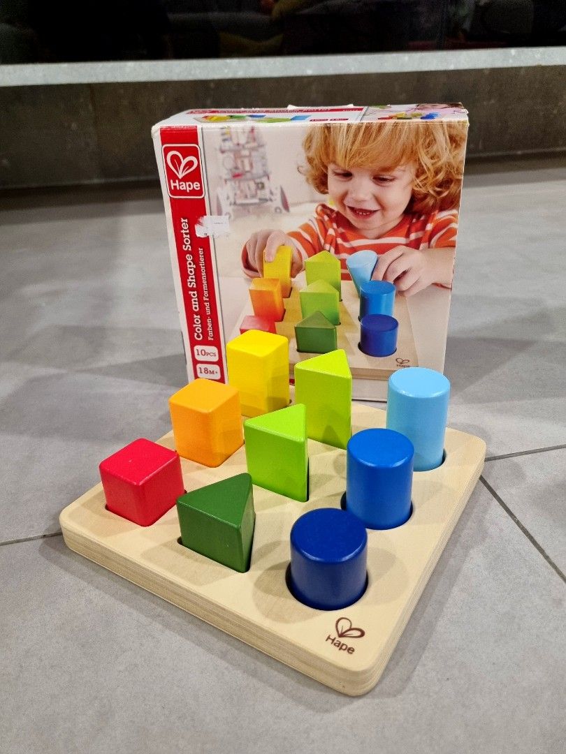 Hape colour shop and shape sorter