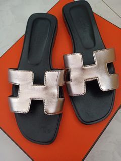 Hermes Rouge Blush Ostrich Oran Sandals 40.5