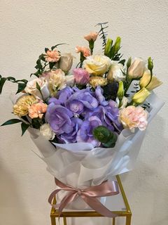 (Category: ) located in . Submitted by bespokeblooms.sg (Listing ID 1243008431, Image 1). Description: .