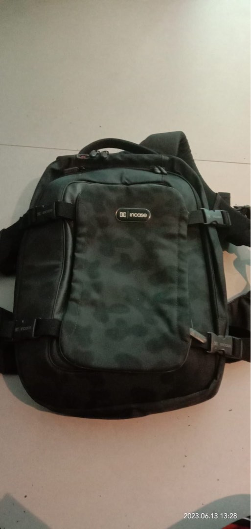 Incase Laptop and Skateboard Bag