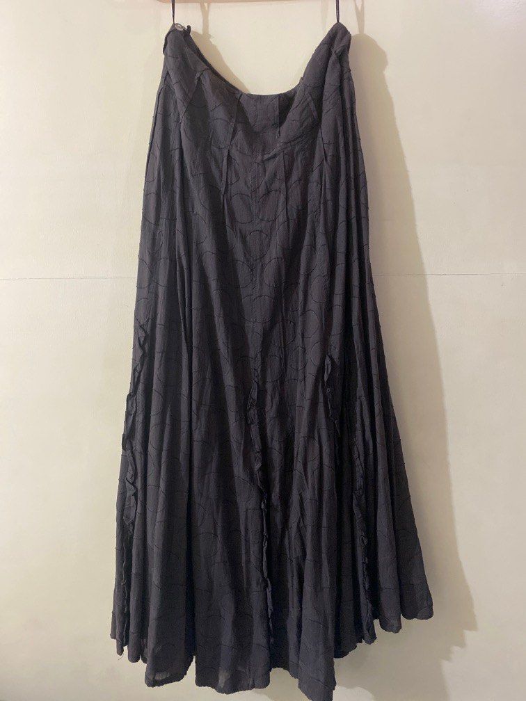John Rocha Maxi Skirt (Category: Skirts) located in Manila. Submitted by sale_declutteringpcs (Listing ID 1242933078, Image 2). Description: Retail at P2999 .