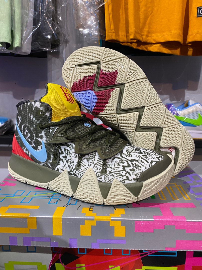 Mismatch store kyrie 4