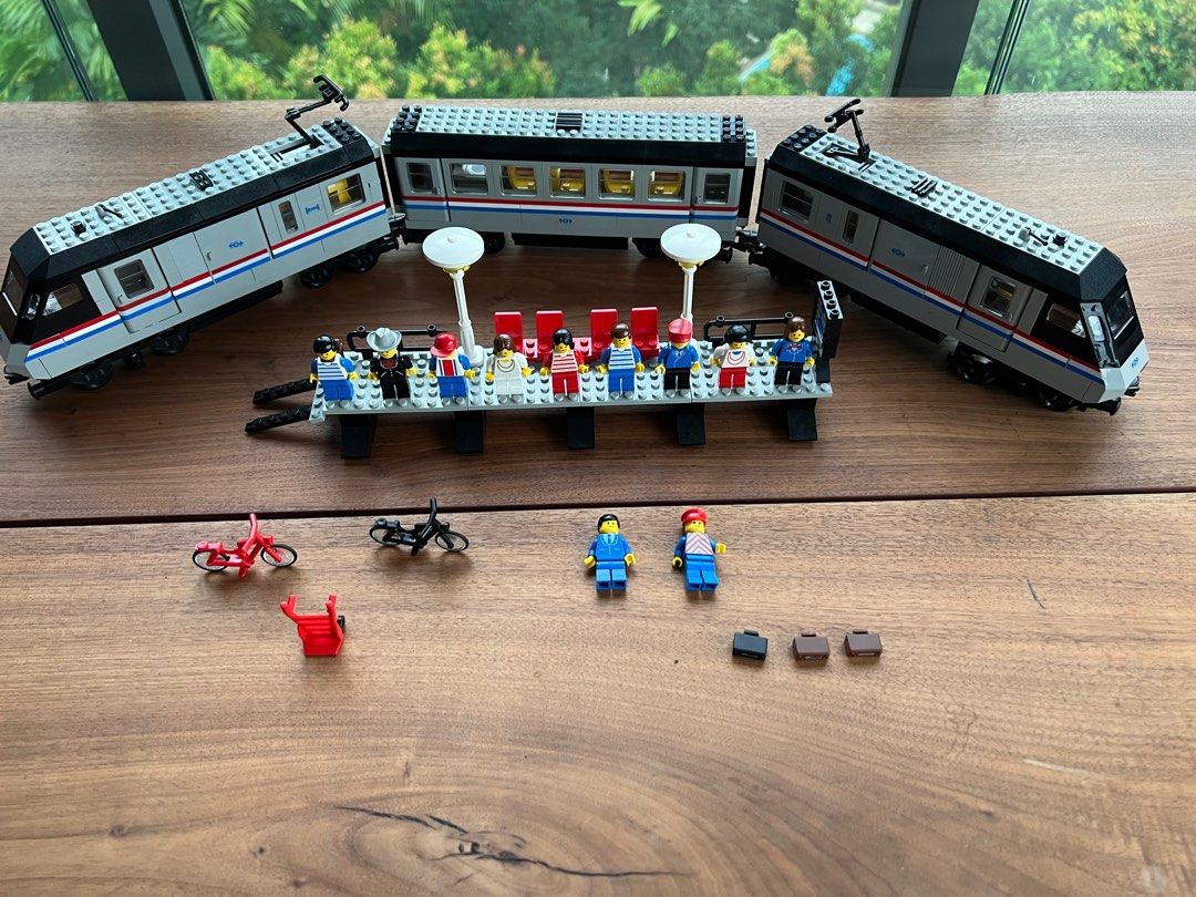 Lego MetroLiner 10001 9v Train Metro Liner, Hobbies & Toys, Toys