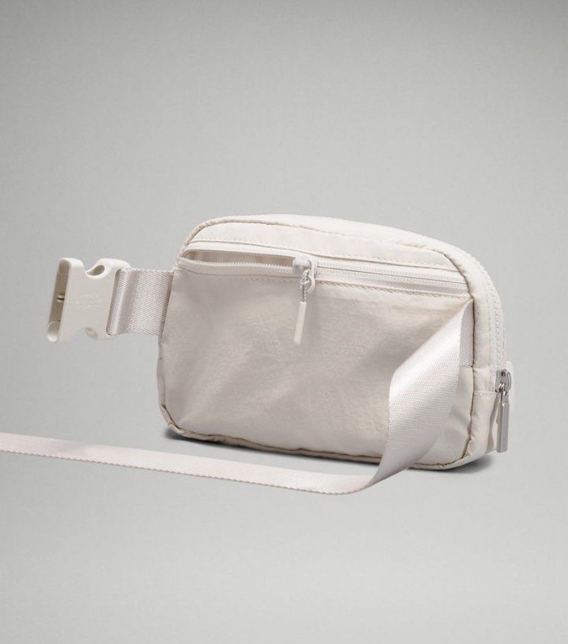 LULULEMON White Opal Everywhere Belt Bag 1L, Women's Fashion, Bags