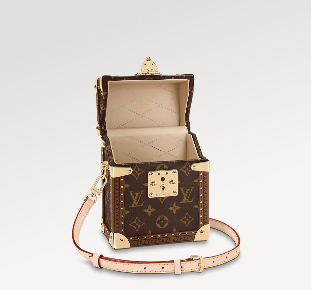 Kuala Lumpur, Malaysia - July 30, 2019: Louis Vuitton Monogram Leather  Camera Box Handbag At The Time Capsule Exhibition By Louis Vuitton KLCC In Kuala  Lumpur. Stock Photo, Picture and Royalty Free Image. Image 145354315.
