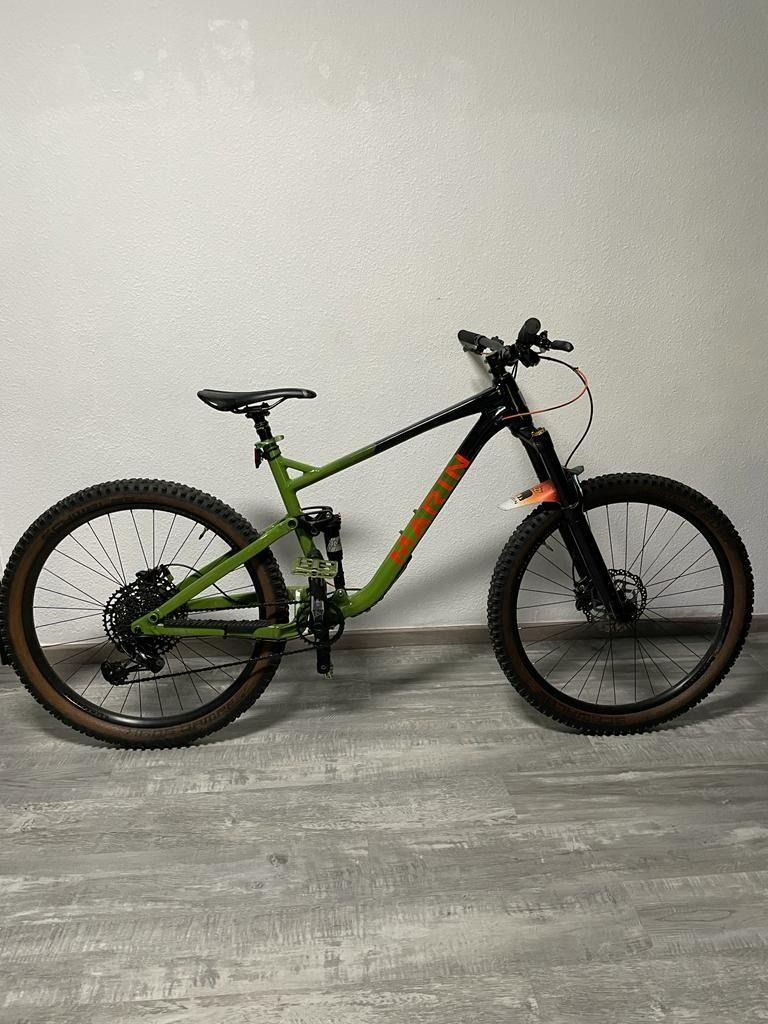 Marin rift zone 1 27.5 Full suspension Size L Sports Equipment