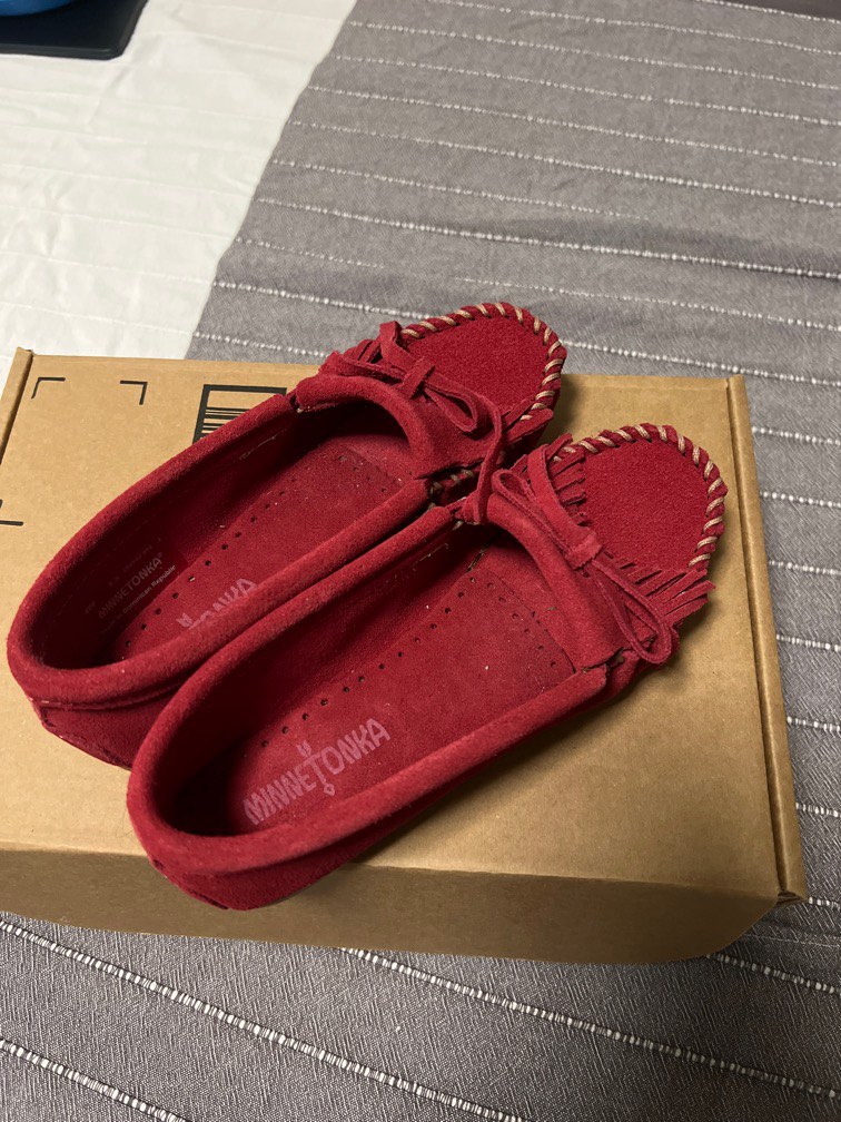 Where can i buy hotsell minnetonka moccasins near me