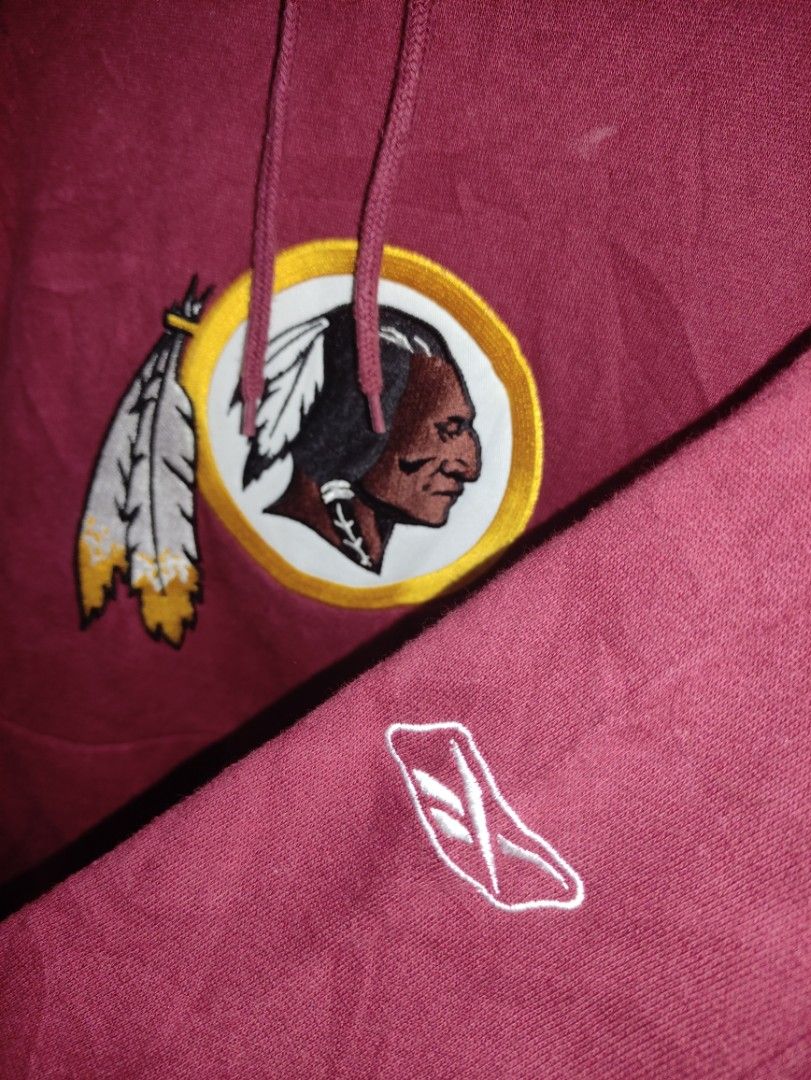 NFL Redskins | Reebok - Embroidered Logo (Category: Coats, Jackets and Outerwear) located in Quezon City. Submitted by timo12 (Listing ID 1242941066, Image 2). Description: Hoodie ng mga tisoy Location - Quezon Ave./Kamuning, QC.