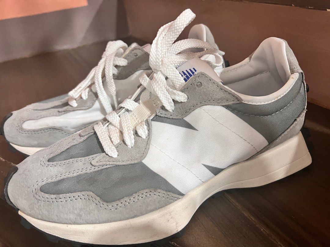 New Balance 327 Size US8W, Women's Fashion, Footwear, Sneakers on Carousell