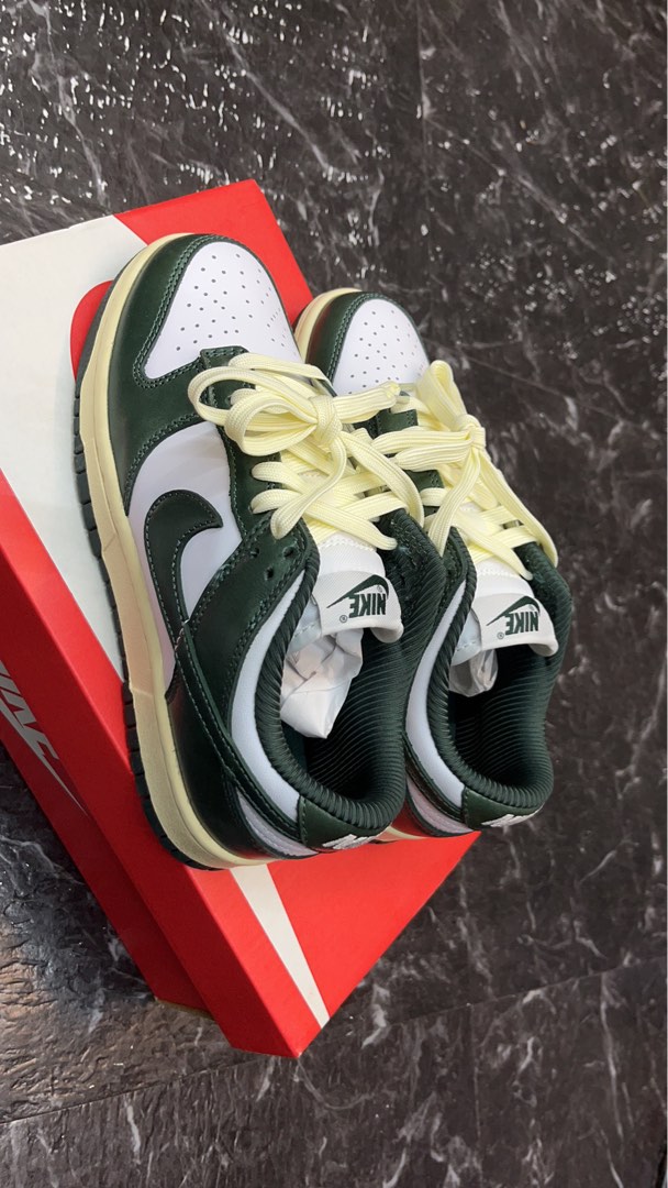 Nike DUNK LOW＂Vintage Green＂DQ8580-100, 女裝, 鞋, 波鞋- Carousell
