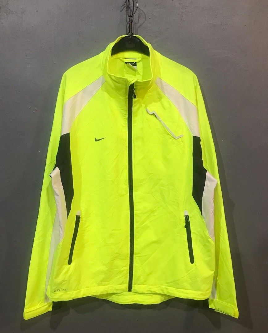 jaket training nike