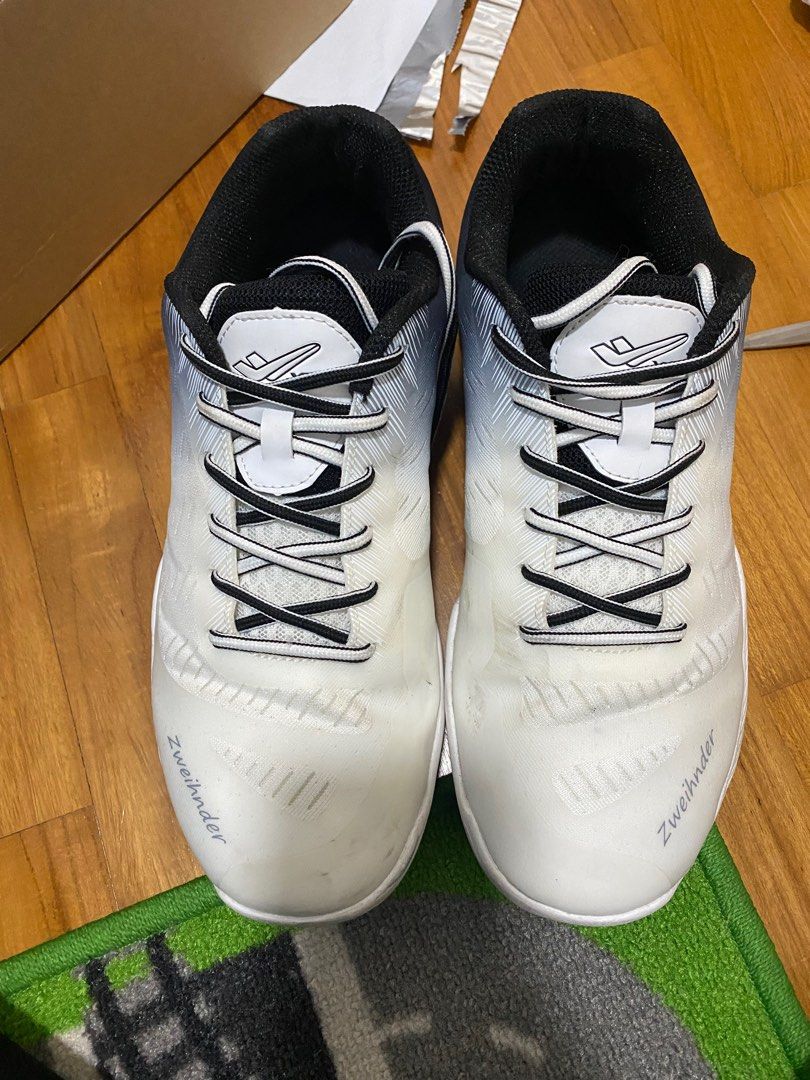 White non new arrivals marking shoes