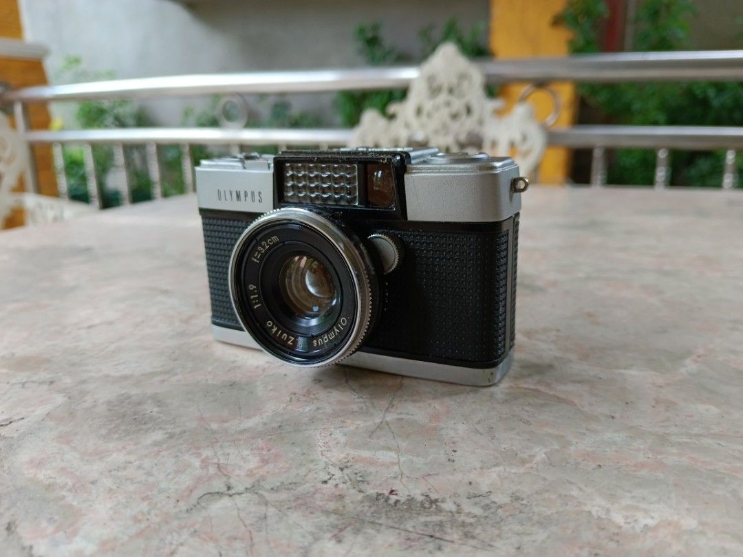 Olympus Pen-D Film Camera (Category: Cameras) located in San Rafael. Submitted by edgardomabalot53 (Listing ID 1242968278, Image 2). Description: Olympus Pen-D Ventage film Camera AS IS NO TEST ( AS IS Condition, Need to repair, for Parts or Display, Collection Purposes Only) With Lens MOP: Gcash or Bpi MOD: LBC.