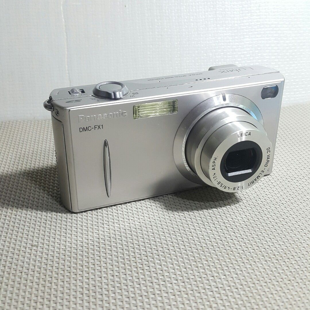 Panasonic Lumix FX1 working/tested (Category: Cameras) located in Paranaque City. Submitted by vintagepopsicle (Listing ID 1243050948, Image 2). Description: Rare Panasonic Lumix Vintage Vibe. Tested working using our Test Card and Battery. Beware of untested cams. You will have to get battery, pretty cheap online. Nice features to take Lofi Shots. There is a negligible almost unnoticeable screen burn common with these types for complete transpar