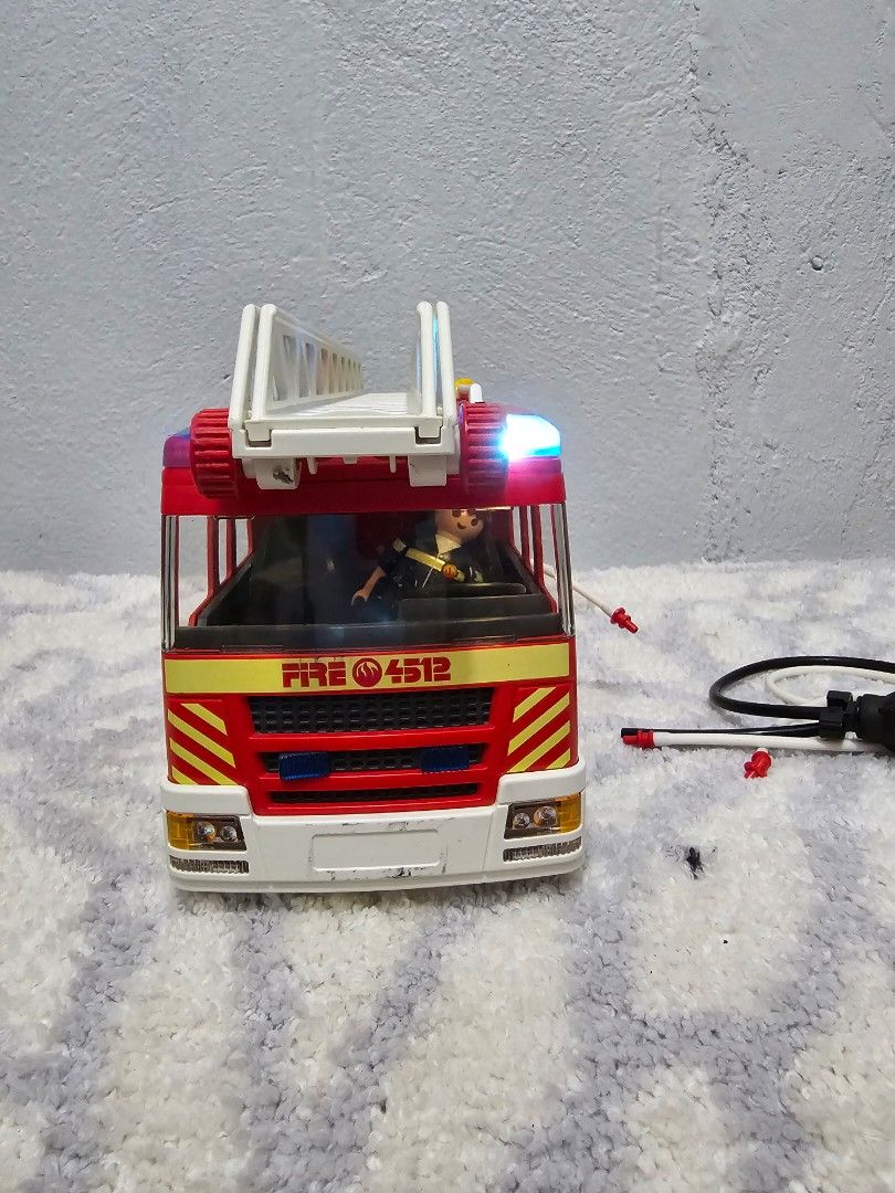 Playmobil fire engine 4512 deals