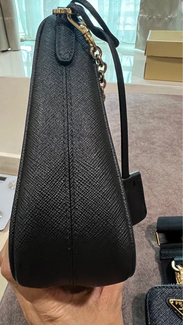 Prada black Saffiano Leather Re-Edition 2005 Shoulder Bag