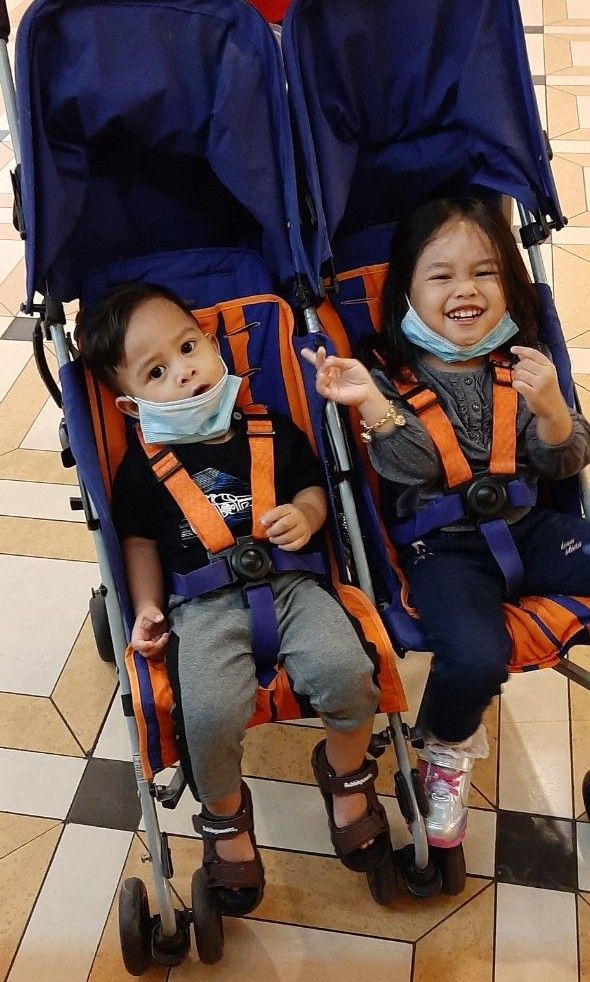 Preloved twin discount stroller