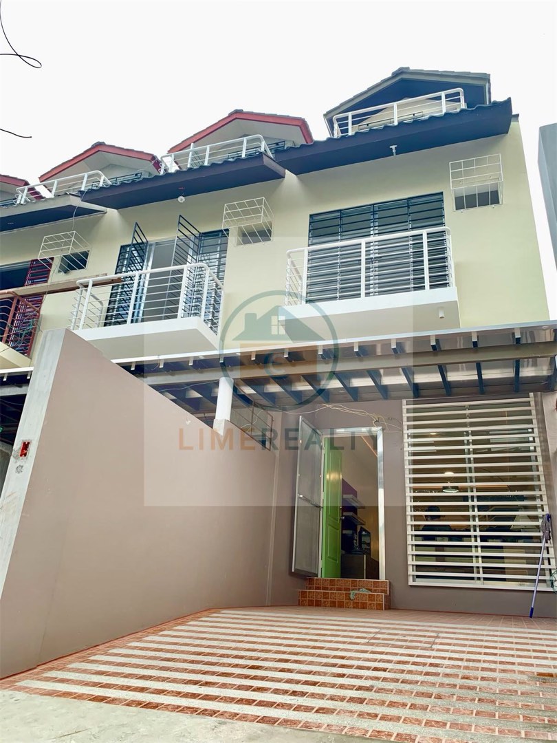 Project 8 Quezon City House and Lot on Carousell