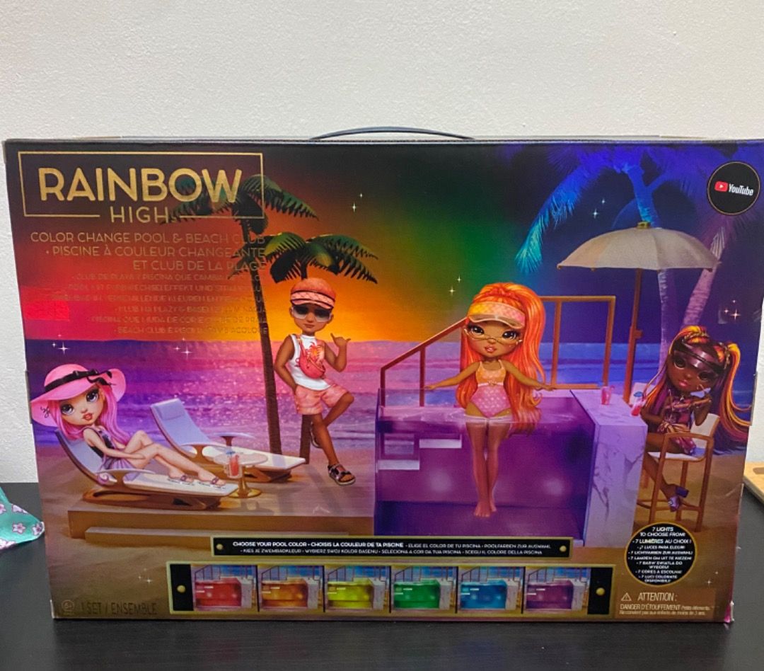 Rainbow High Pacific Coast Dolls and Color Change Pool & Beach Club