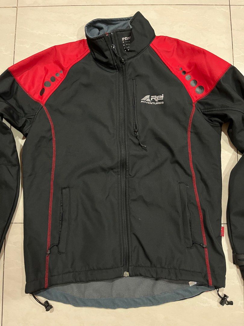 REI black red jacket for man Fesyen Pria Pakaian Baju Luaran