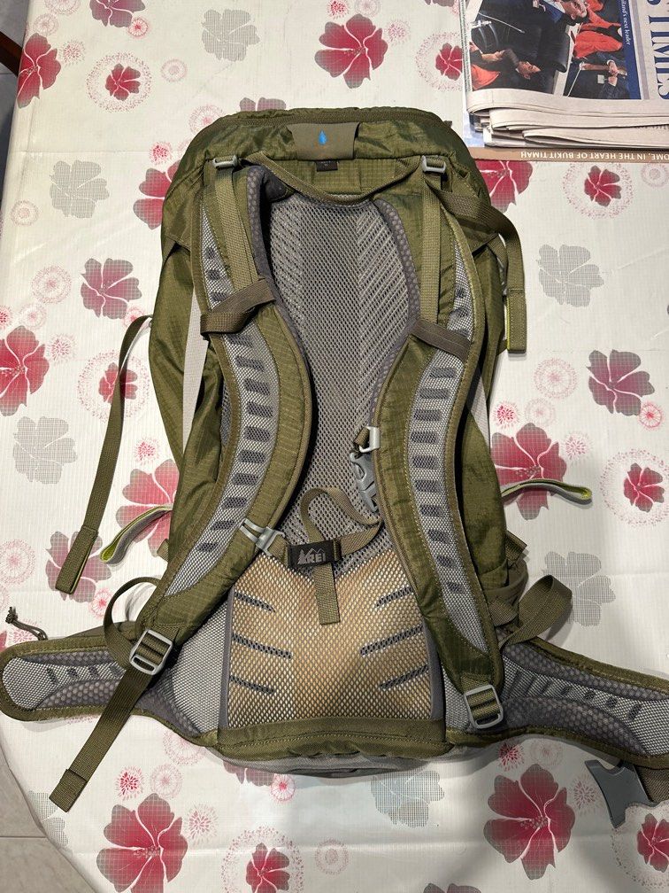 REI Traverse 28 Backpack (NPS Centennial Edition), Men's Fashion, Bags