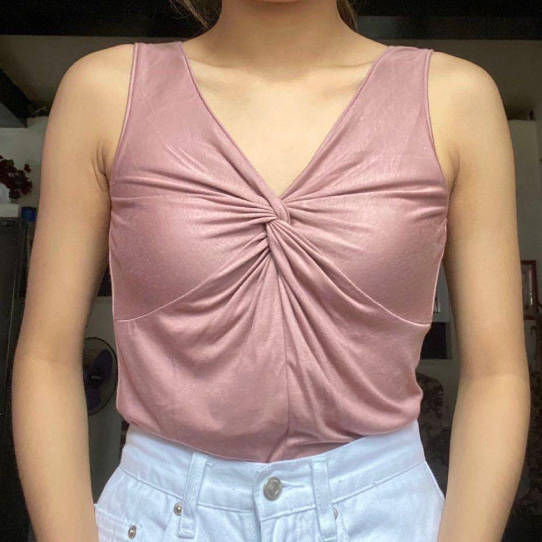 retro pink top 🌺 (Category: Sleeveless) located in Caloocan City. Submitted by steftaleon (Listing ID 1243038377, Image 2). Description: ✿ can fit to small ✿ bought this in carousell as well! (second pic is from prev seller) ✿ no issues ✿ very soft and stretchy material! ✿ RFS — not my size :( ✿ MOP — gcash only ✿ shipping fee will be shouldered by the buyer ✿ PM for more pics and info! TAGS: y2k, ukay, thrift, thrifted, barbie, pink, retro, vin