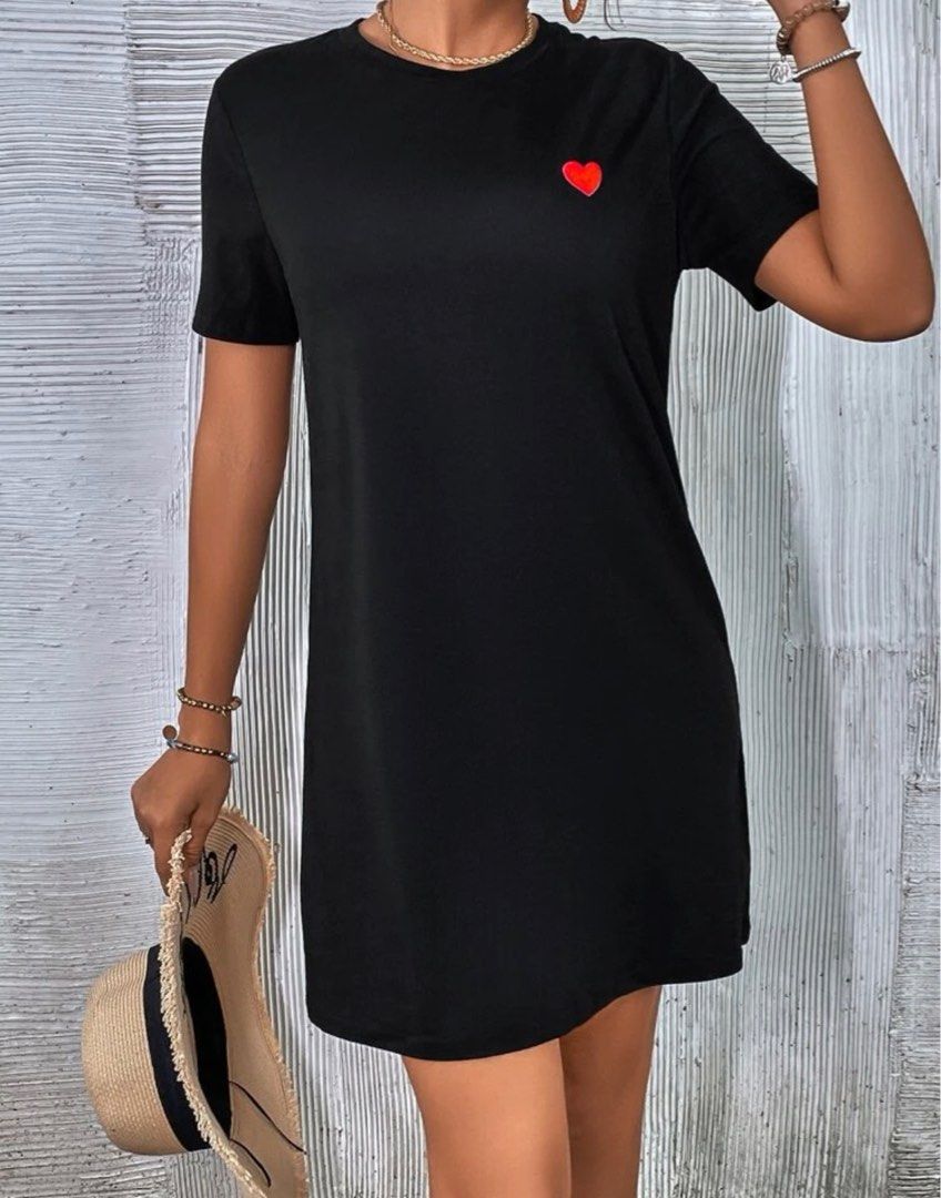 Black heart embroidered t shirt dress outlet