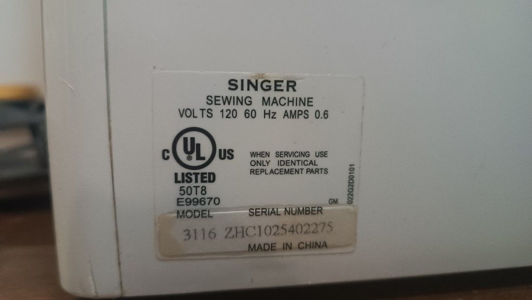 Singer sewing machine Model e99670, TV & Home Appliances, Other Home