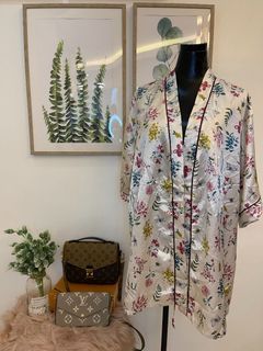 SM WOMAN Silk Robe Sleepwear/Loungewear with Belt/Ribbon