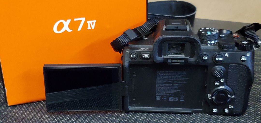 full frame hybrid camera