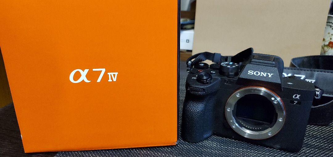 full frame hybrid camera