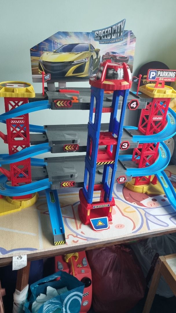 Speedcity Carpark, Hobbies & Toys, Toys & Games on Carousell