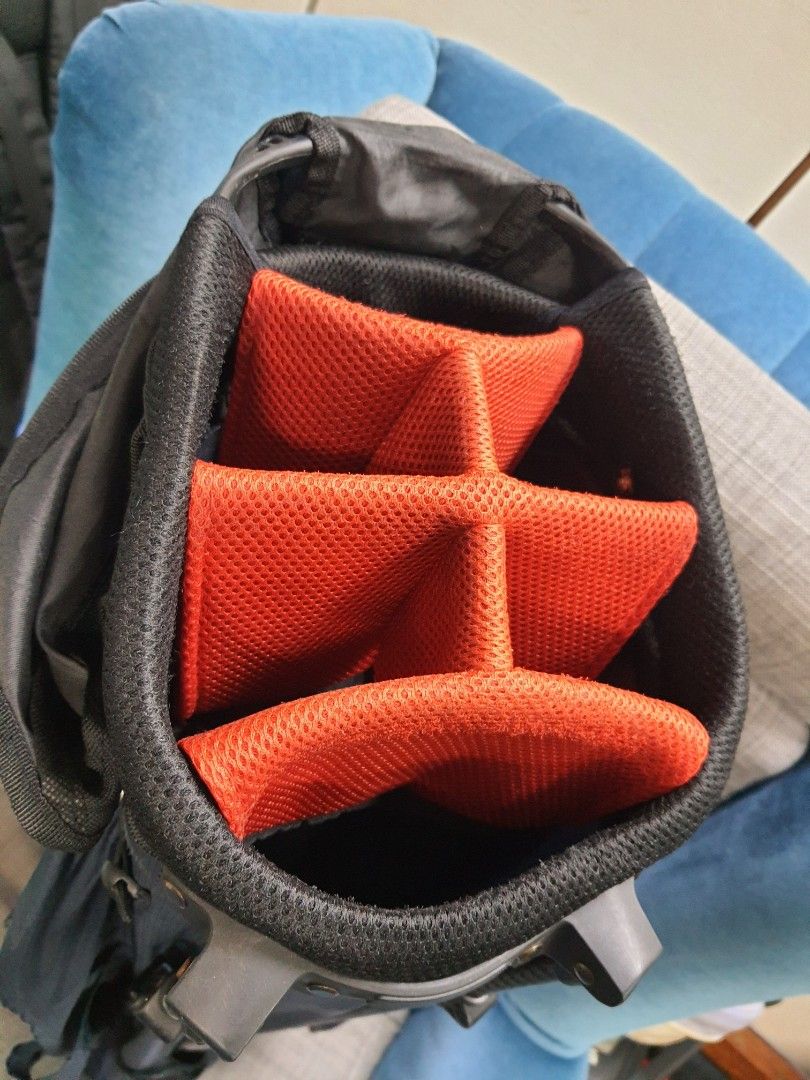 Srixon Ultra Light Stand Bag, Sports Equipment, Other Sports Equipment